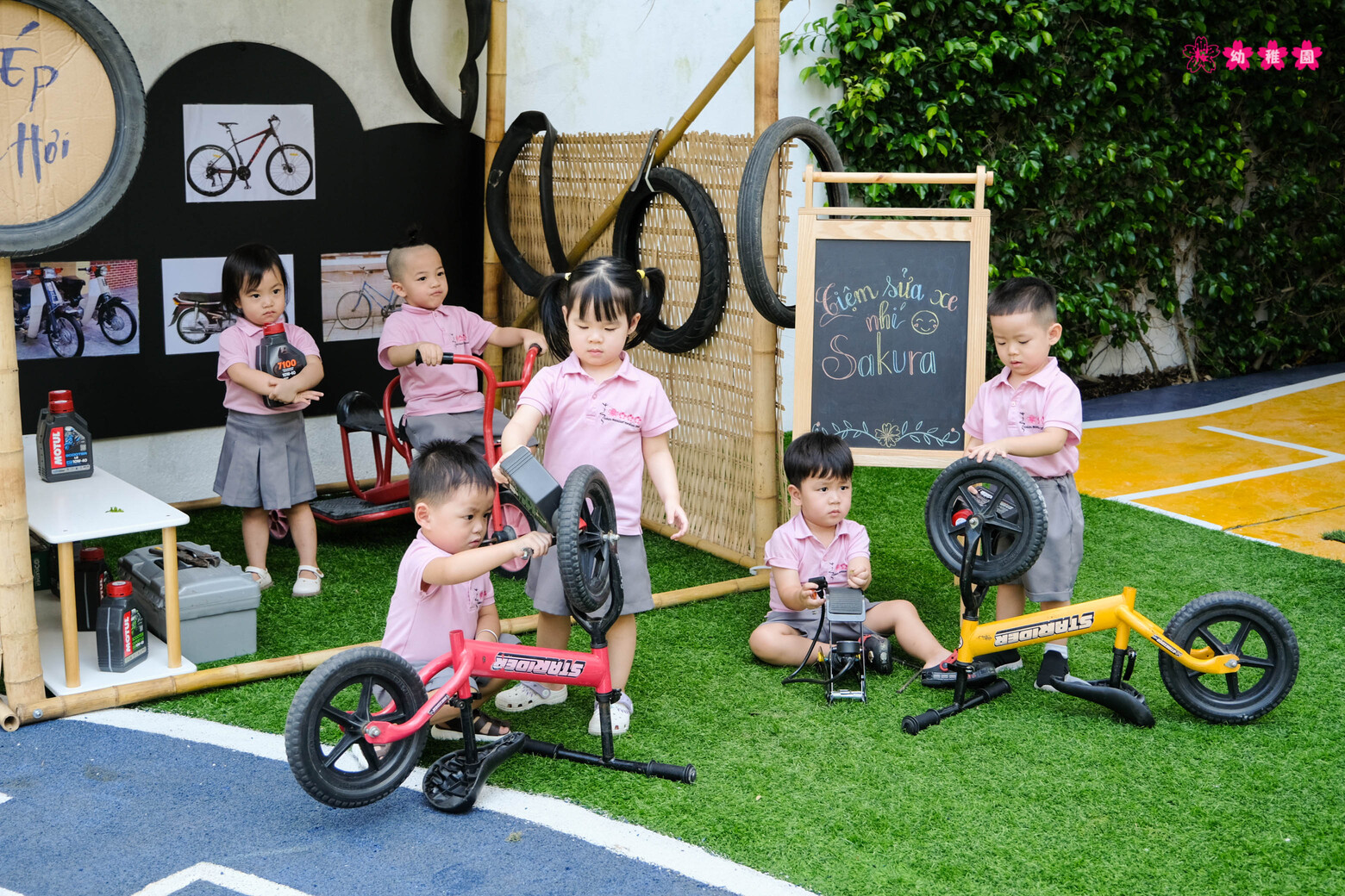 Tiệm sửa xe nhí nhà Sakura Montessori